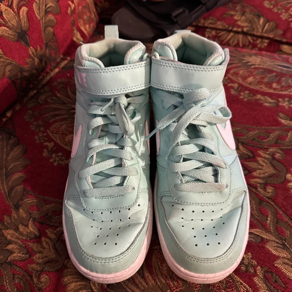 Nike Court Borough Mid 2 Casual Emerald Rise White CD7782 300 Youth Size 6y EUC